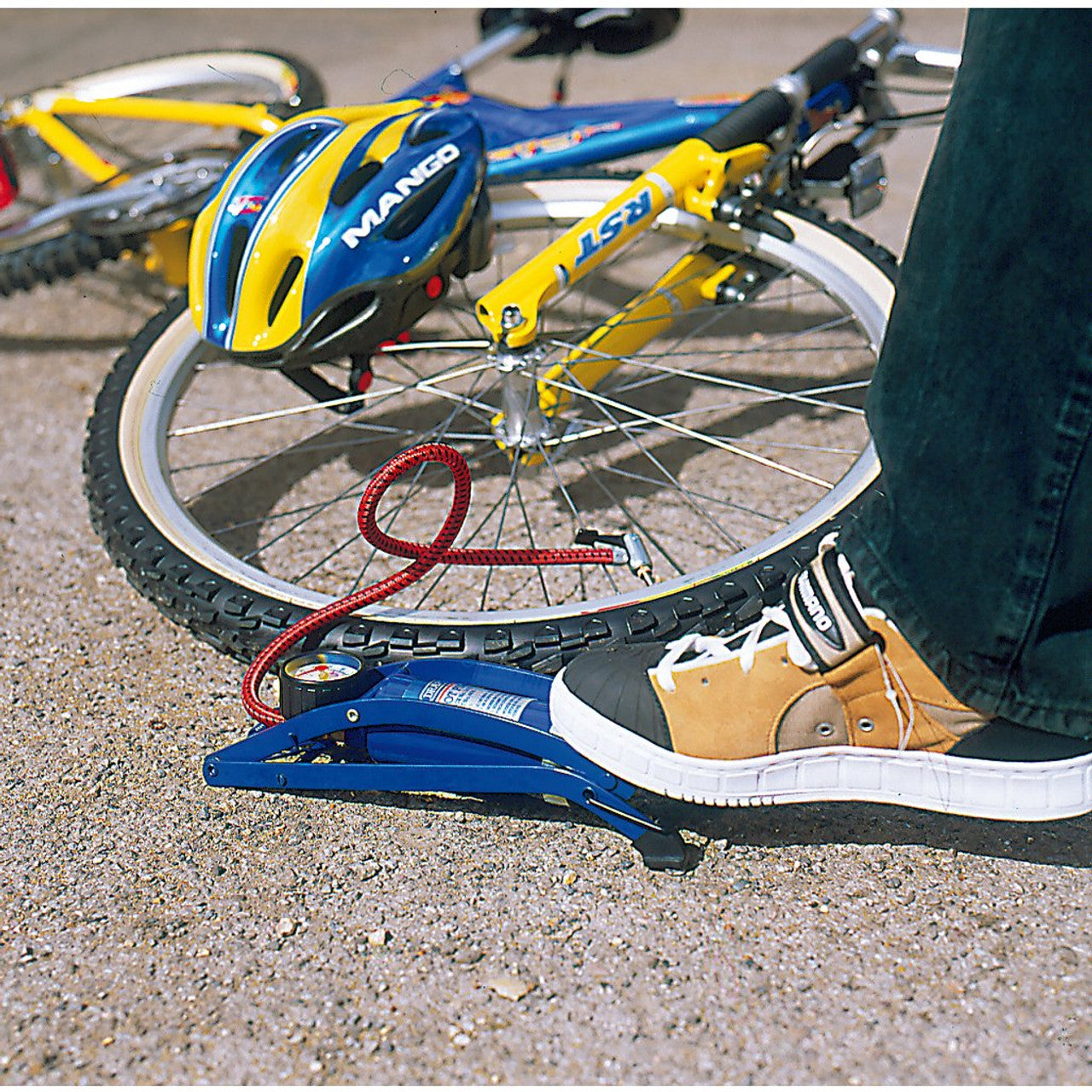 Draper Single Cylinder Foot Pump with Pressure Gauge