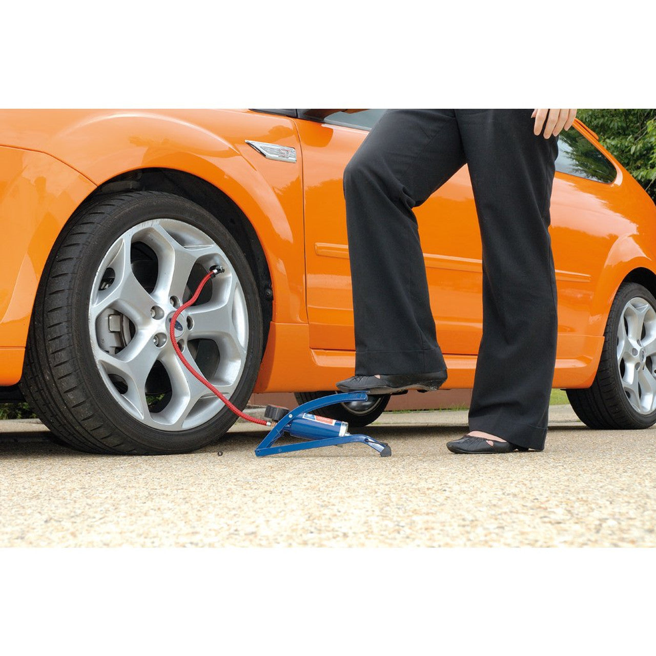 Draper Single Cylinder Foot Pump with Pressure Gauge