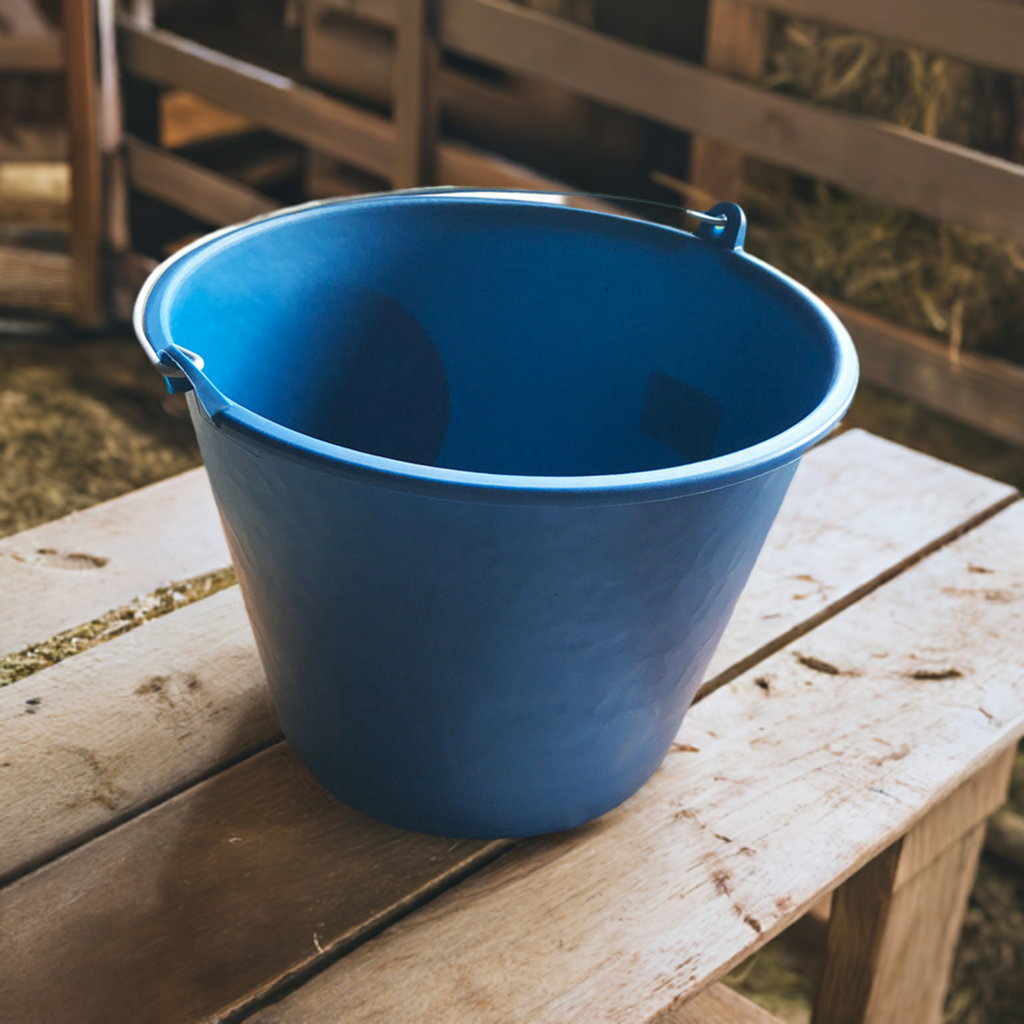 Hoof Proof Calf Bucket 5L c/w Handle - Blue C10